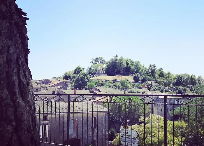 Symphony Du Vivant בית אירוח *